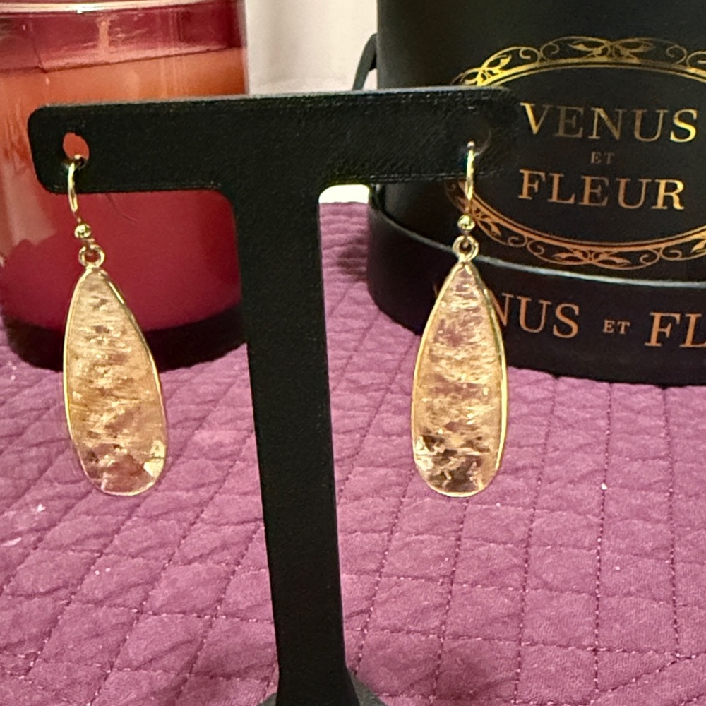 Bracelet and Tear Drop Earrings  Set - Picture 4 of 5
